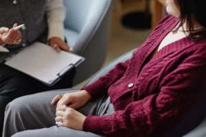 Where can out-of-state patients find destination inpatient addiction treatment minutes from California beaches with 1:1 psychotherapy