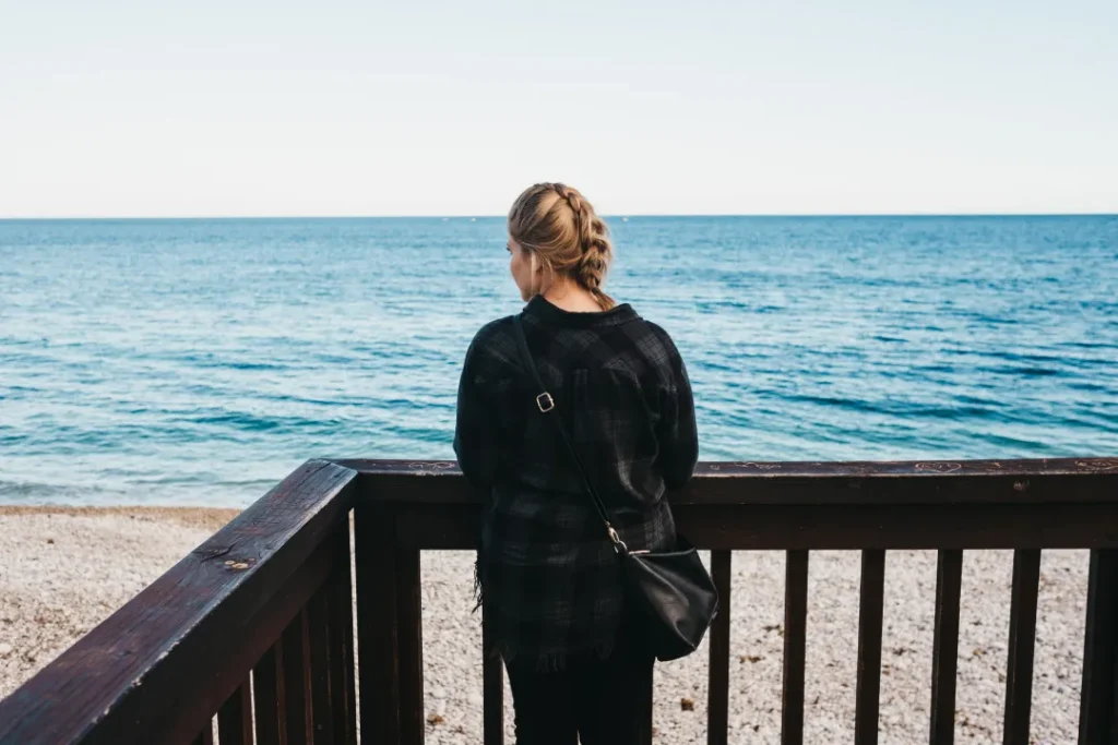 How to choose a California rehab that provides CBT, DBT, family therapy, and 1:1 psychotherapy in a peaceful seaside environment